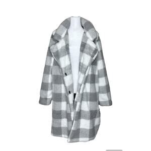 Extra Large Gray Long STEVE MADDEN COAT With Clasps Closure. White Plaid